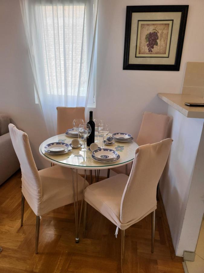 Apartment Rachel Petrovac Buitenkant foto